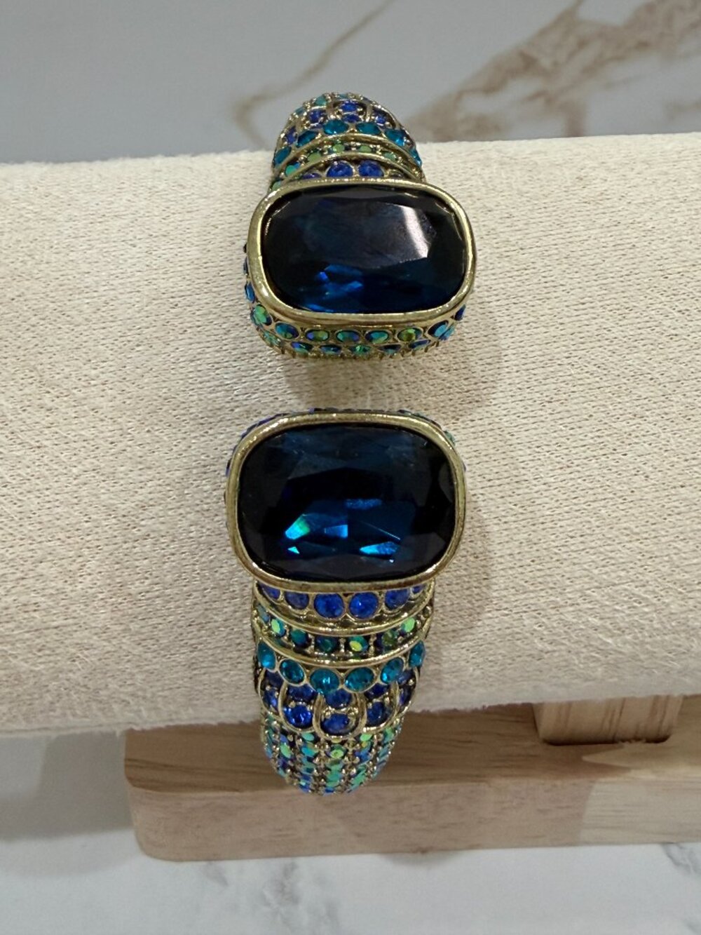 Heidi Daus 3-Pc Crystal Hinged Bangle Set Blue AB M/L - Picture 7 of 15